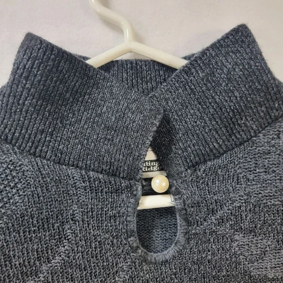Vintage Huntington Ridge Floral Rose Knit Sweater Button Neck Pearl Detail Gray - Picture 12 of 16